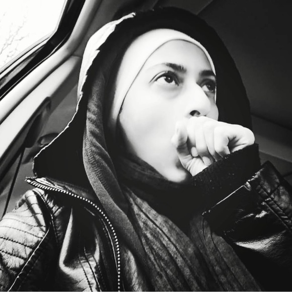 LIVE notification - let’s posh when I go live. - Picture 10 of 11